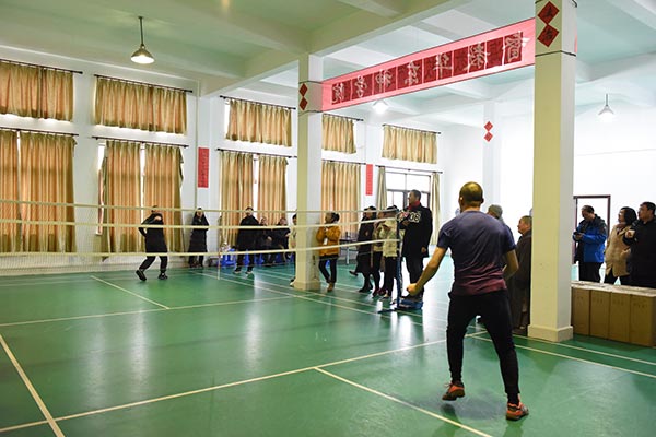 �Ϻ����ڽ�ԺУ��ʦ�˶����ڻ�����ѧԺ����